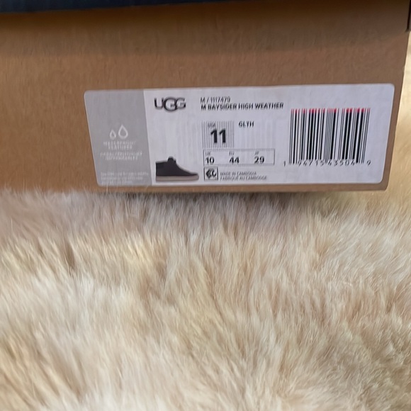 NIB Men's UGGS - Picture 6 of 7